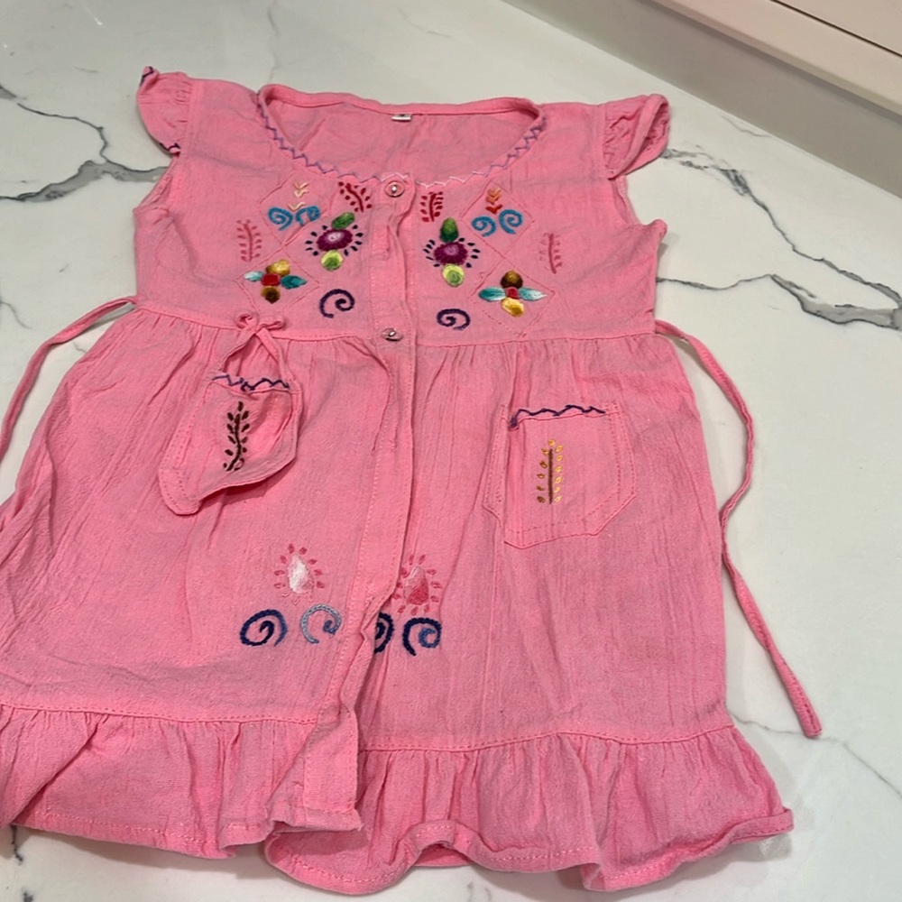 🎉Host Pick🎉 Pink embroidered dress 👗